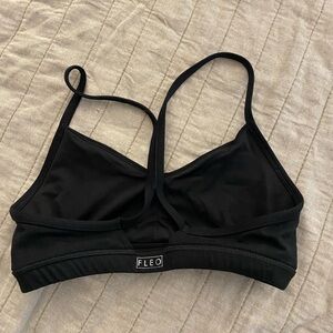 FLEO Women's Black Sports Bra